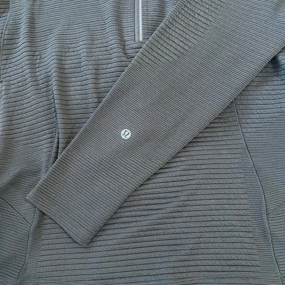 Lululemon half zip - Picture 3 of 4